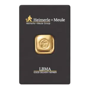 Gegossener 1 Unze Goldbarren von Heimerle + Meule sicher verpackt in einer schwarzen Blisterkarte mit LBMA-Hinweis.